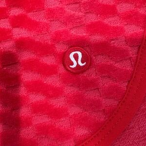 Lululemon Velvet Terry Slim-Fit High-Rise Short 2" ColourLululemon Red/Dark Spor